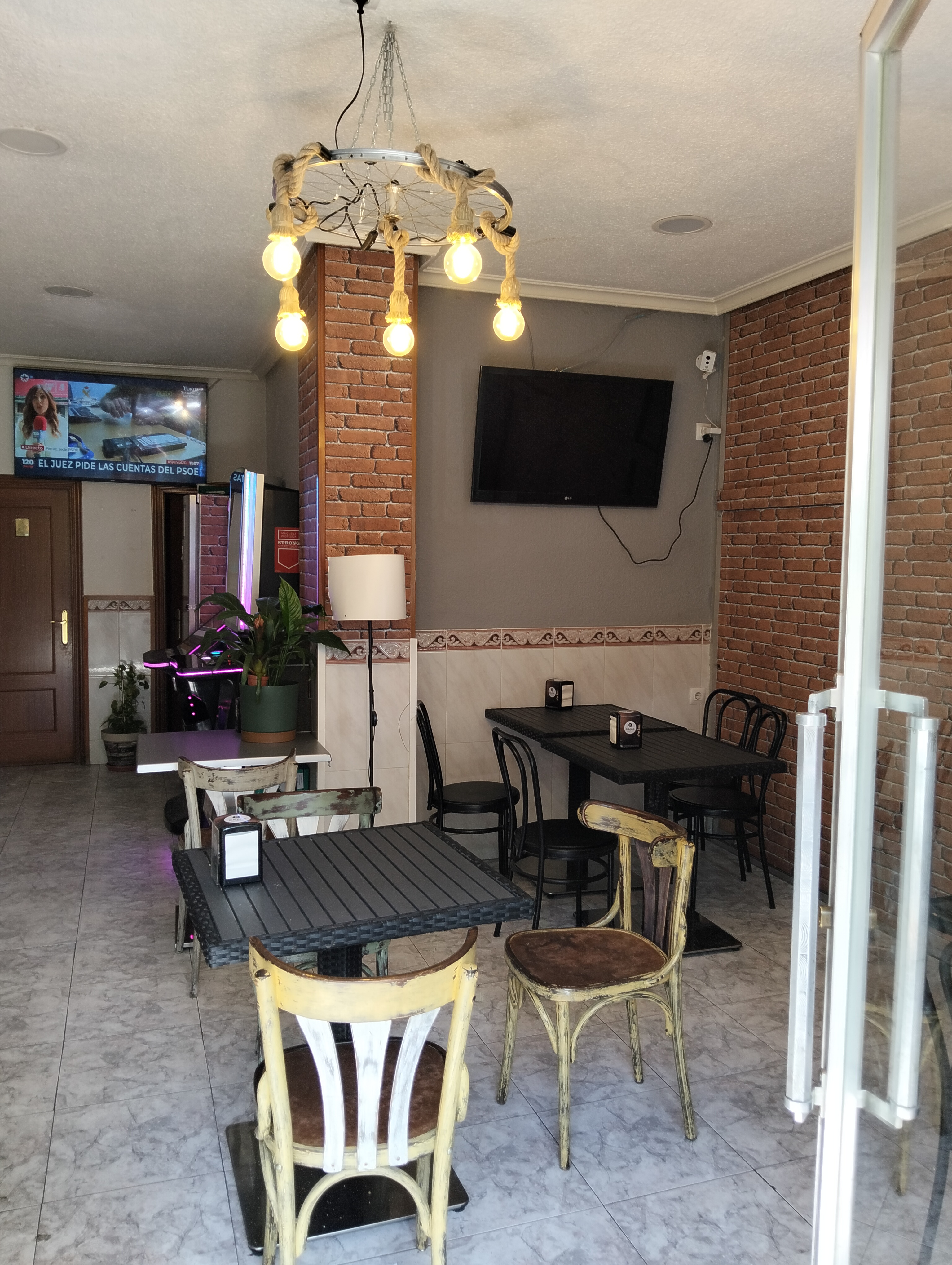 Donde El Cata — Bar en Coslada